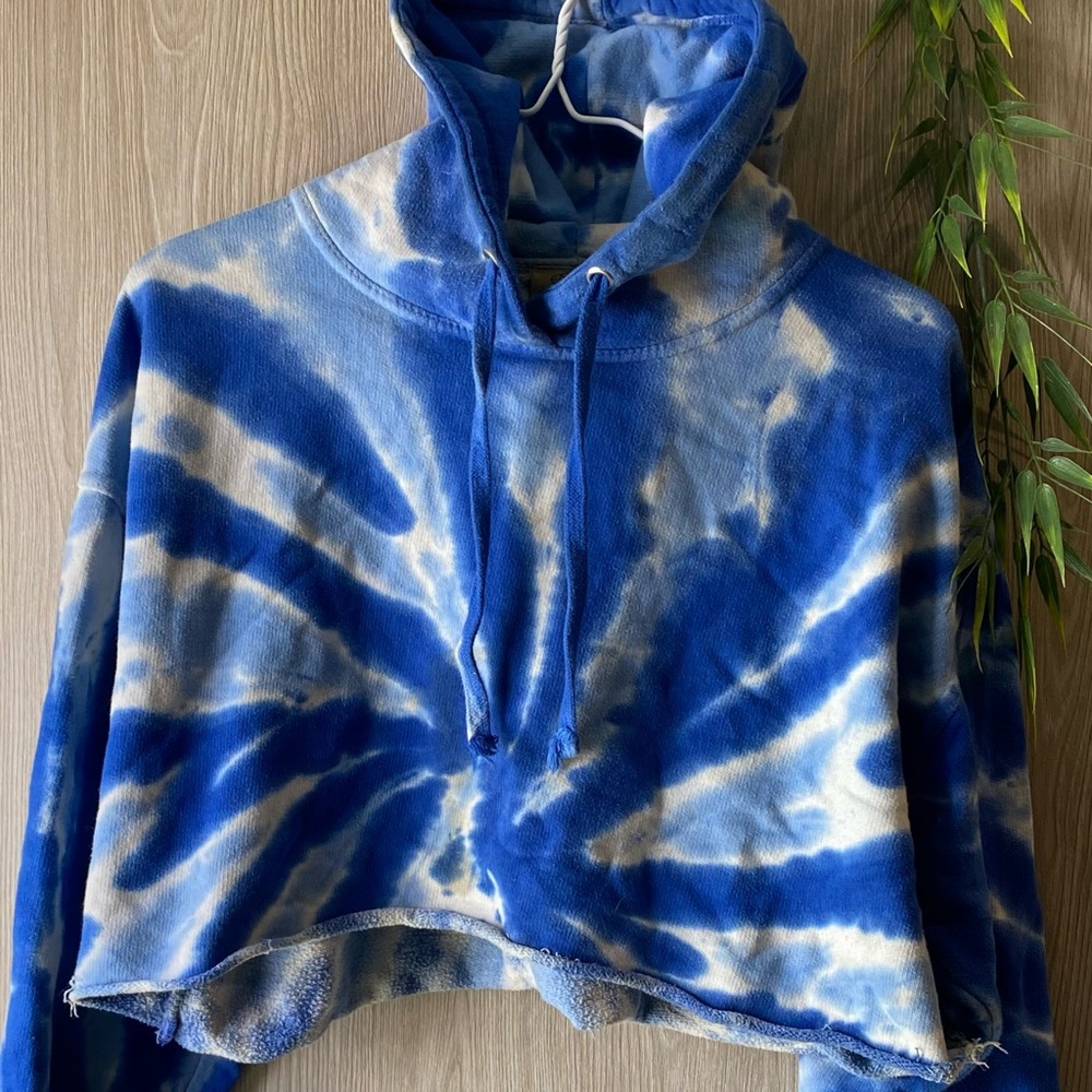 Blue tiedye sweatshirt